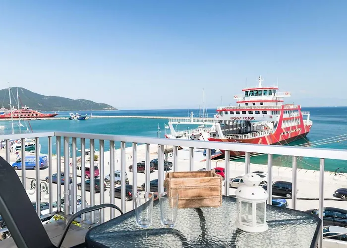 Promenade Sea View Apartment